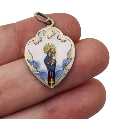 Colgante antiguo religioso en metal con esmalte pintado Virgen Niño siglo