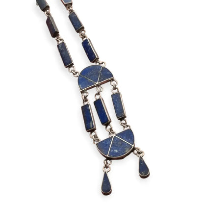 Colgante boho artesanal en plata 950 y lapislázuli diseño geométrico rústico