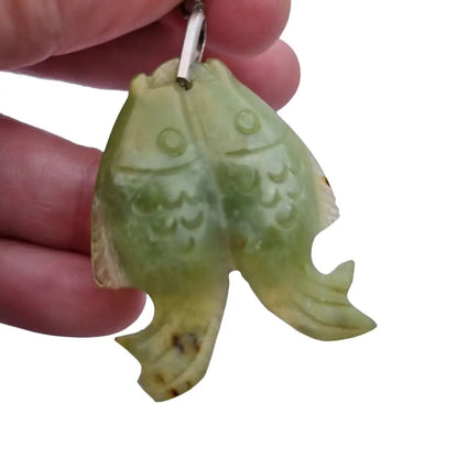Colgante carpa koi de doble pez dije jade vintage con tallado en ambos
