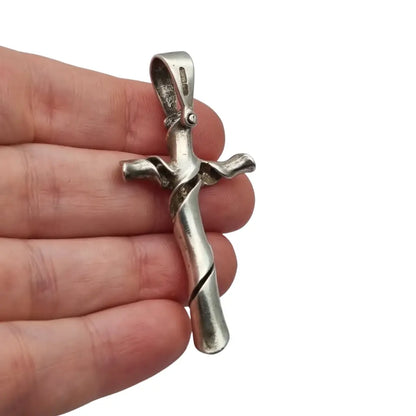 Colgante cruz vintage en plata diseño retorcido pieza singular de colección