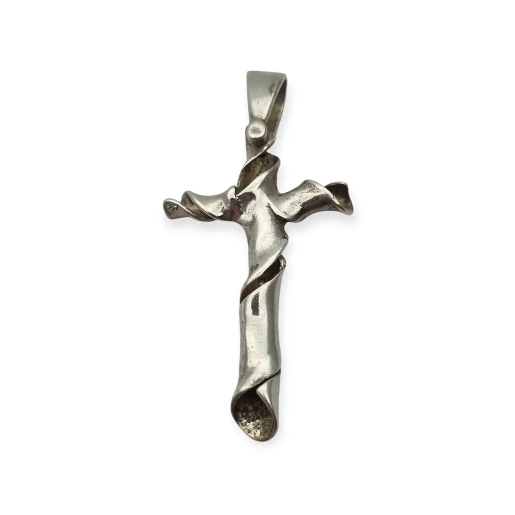 Colgante cruz vintage en plata diseño retorcido pieza singular de colección