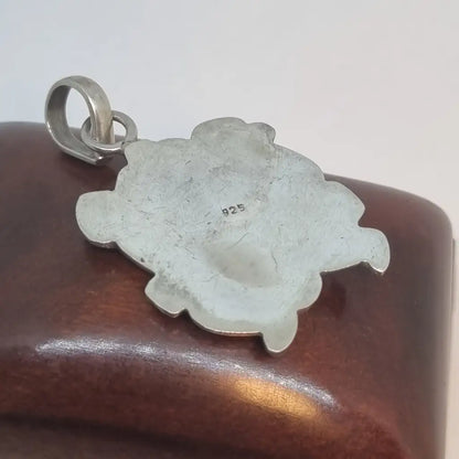 Colgante de diosa hindú colgante plata años 70. Pin. Joyería vintage.