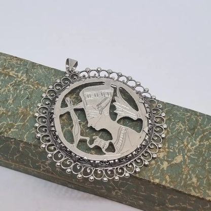 Colgante egipcio de plata colgante faraón años 70. Pin.