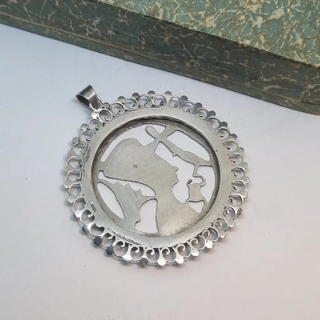 Colgante egipcio de plata colgante faraón años 70. Pin.