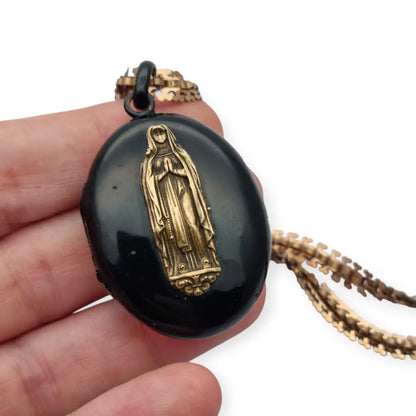 Colgante relicario Victoriano con Virgen medallón religioso antiguo en esmalte