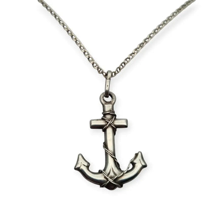 Colgante vintage de ancla plata con cadena estilo náutico circa 1970-80.