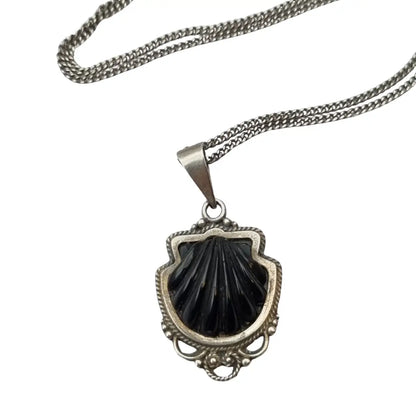 Colgante vintage de vieira jacobea en piedra negra y plata 925 Camino