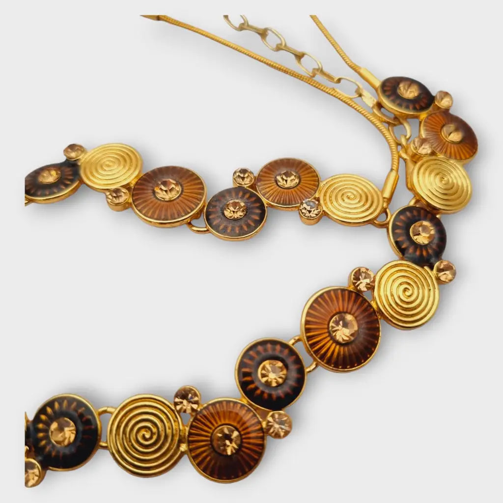 Collar dorado con esmalte y pedrería para mujer gargantilla en tonos marrones