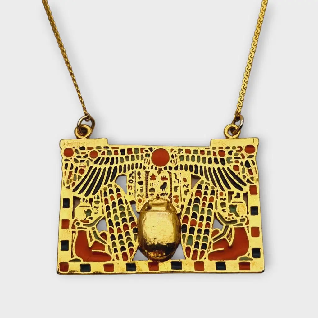 Collar dorado de joyería estilo renacimiento egipcio con placa esmaltada