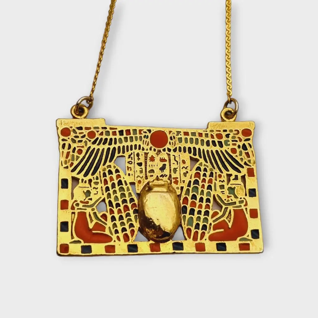 Collar dorado de joyería estilo renacimiento egipcio con placa esmaltada