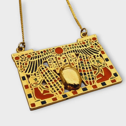 Collar dorado de joyería estilo renacimiento egipcio con placa esmaltada