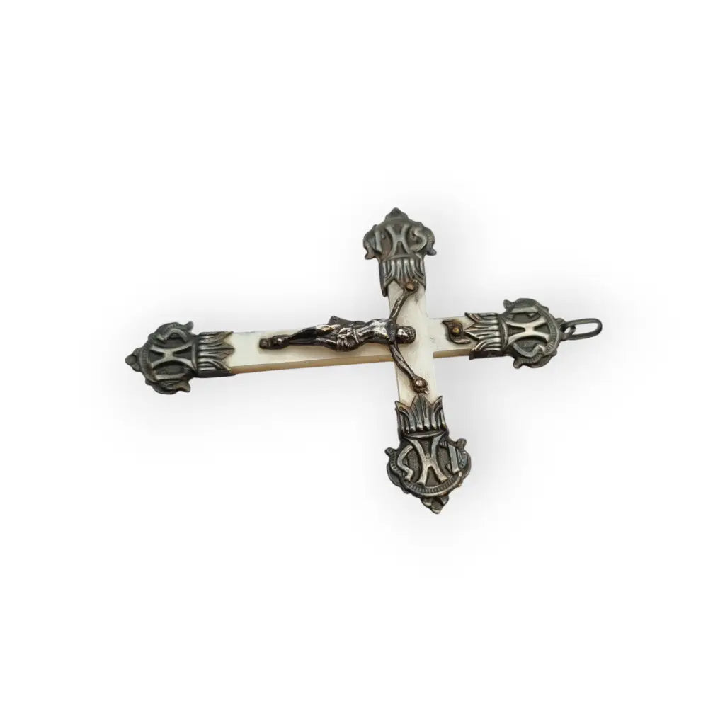 Crucifijo antiguo de nácar y plata con detalles religiosos en relieve regalos
