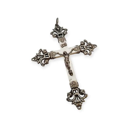 Cruz antigua de nácar y plata con Cristo estilo religioso Art Nouveau circa