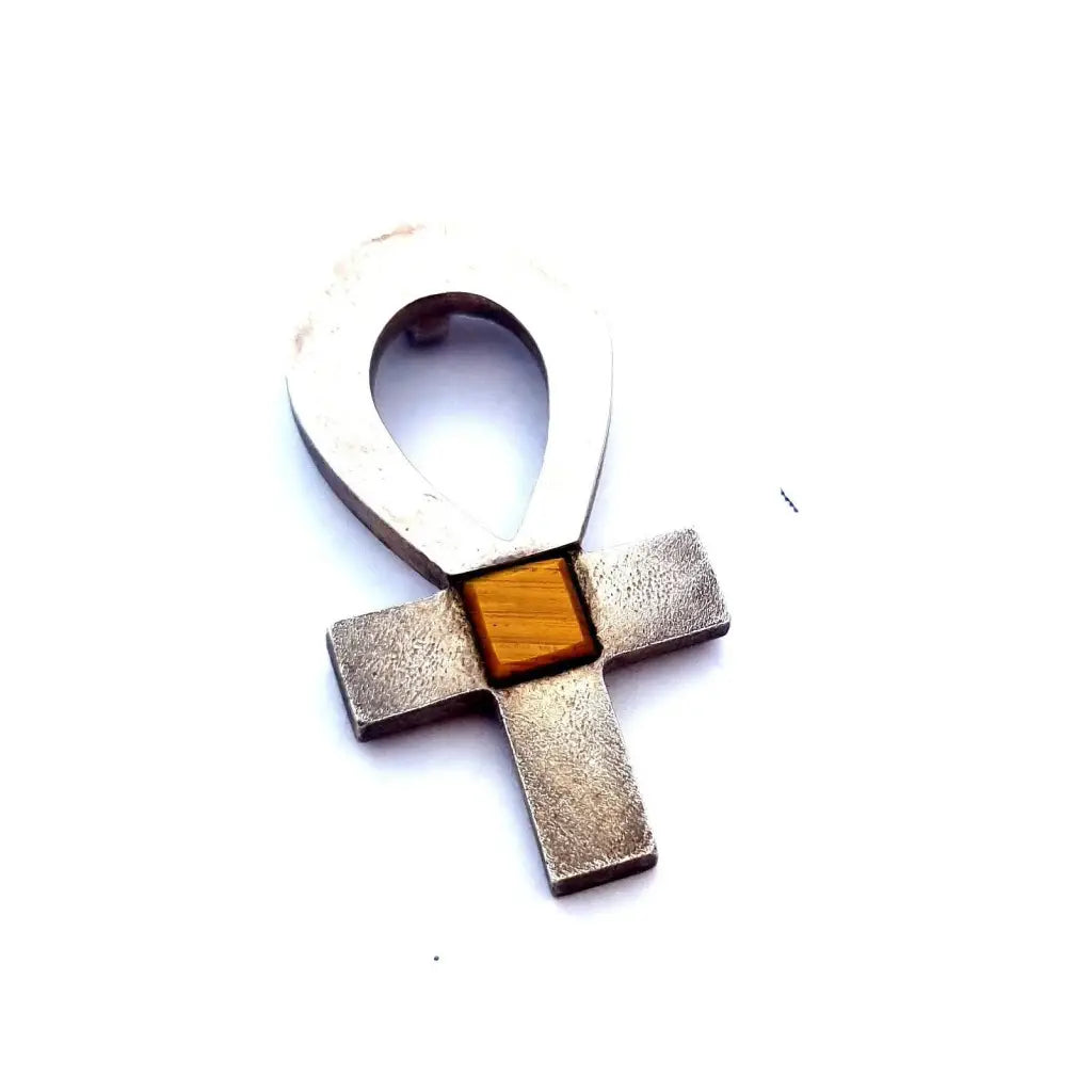 Cruz egipcia o Ankh. Llave de plata y ojo tigre. Joyería religiosa