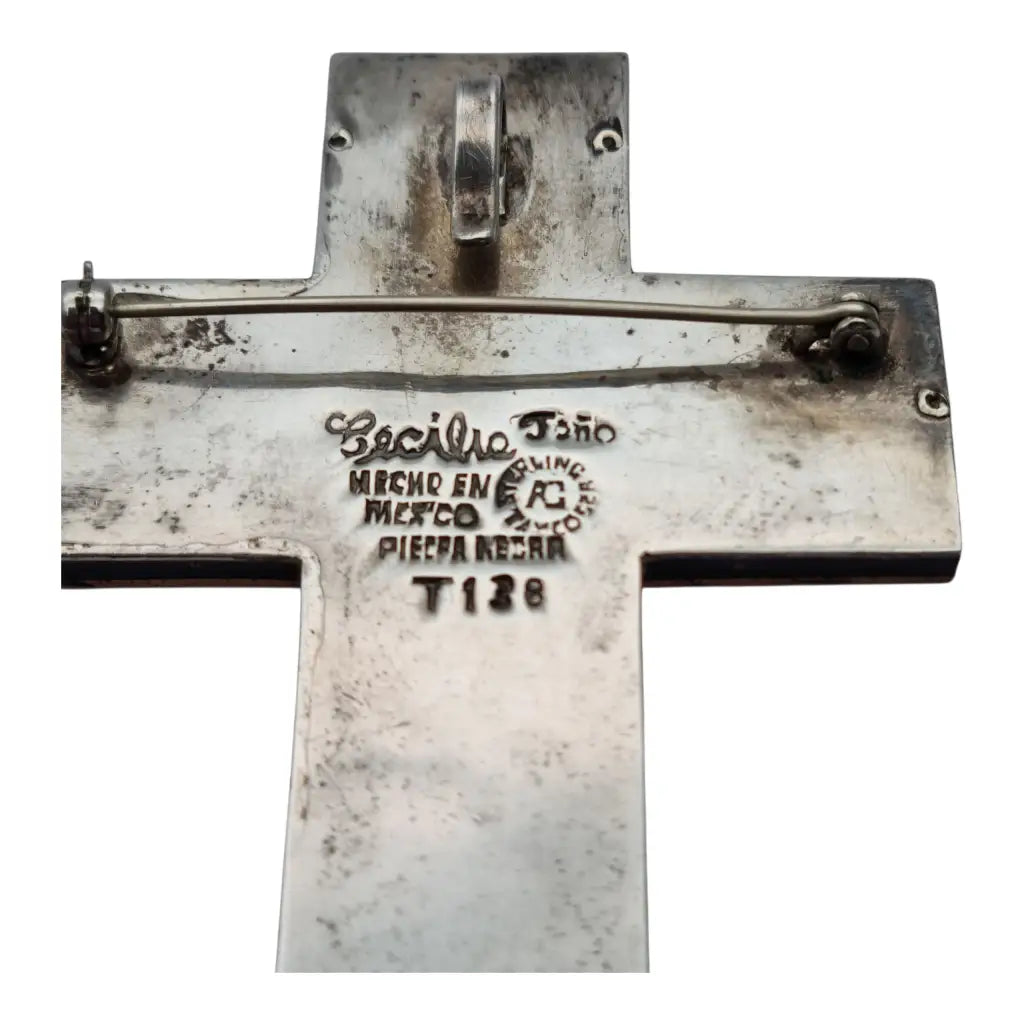 Cruz firmada Cecilia Toño hecho en mexico de plata 925 y metales mixtos