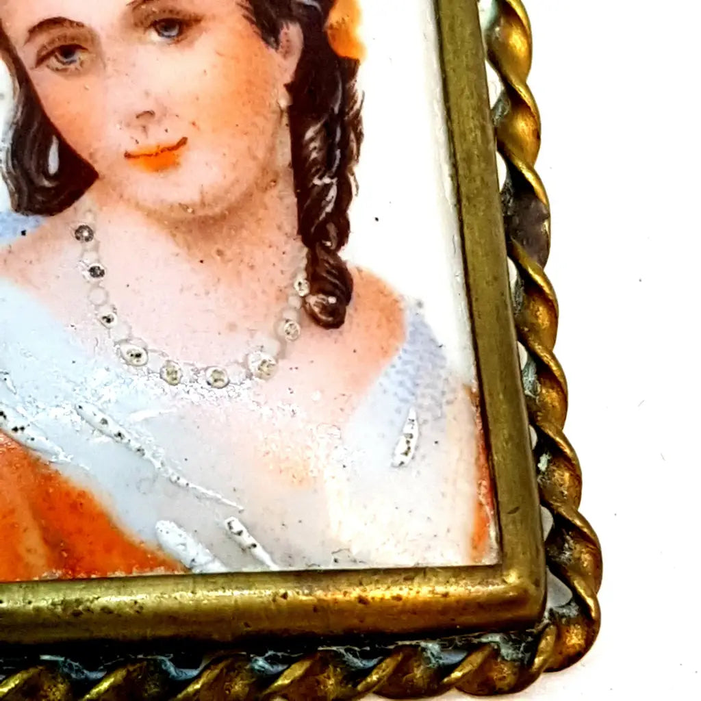 Broche camafeo de porcelana Limoges francesa vintage años 40 adornos dorados