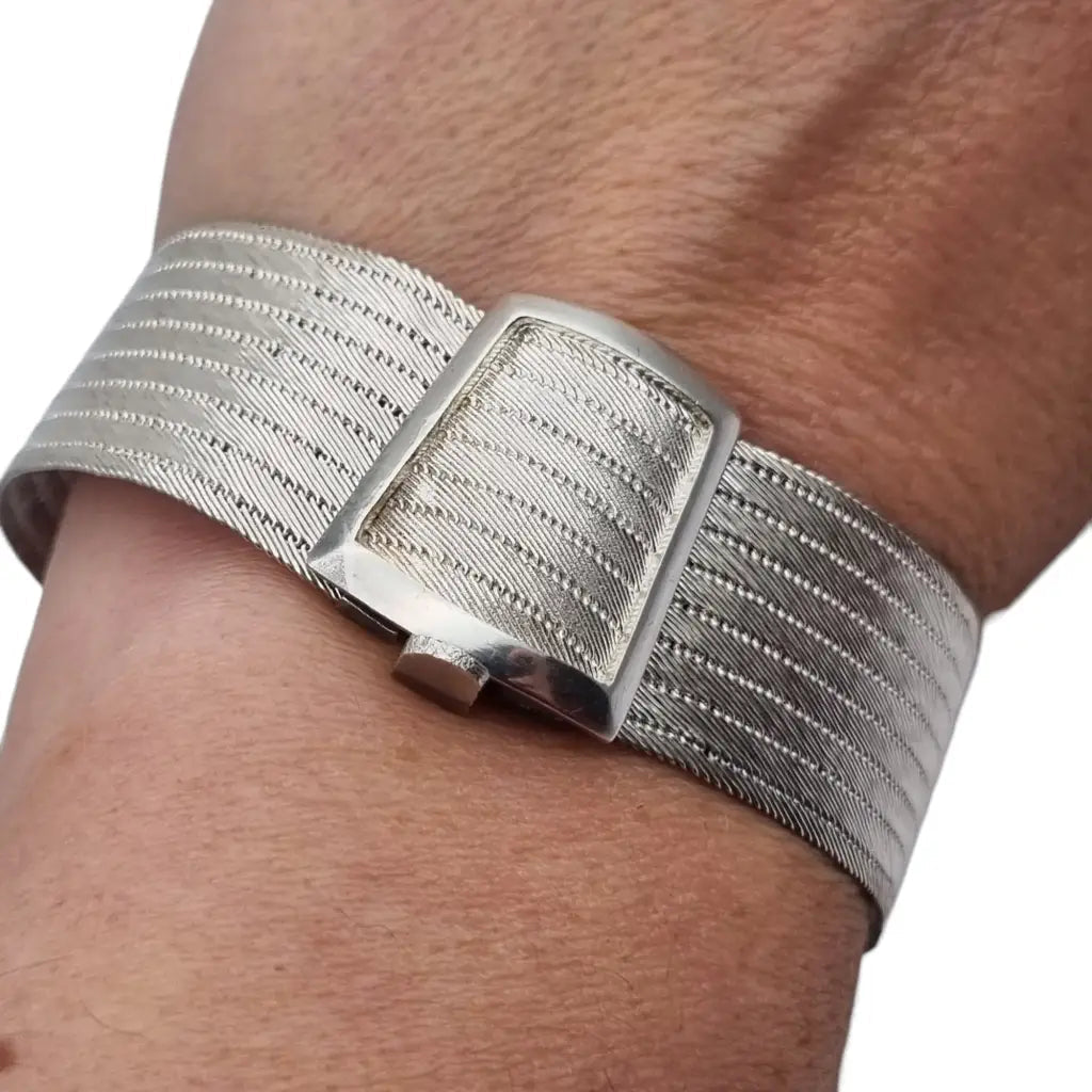 Pulsera Silver Trabzon hebilla flexible tejida a mano con alambre de plata