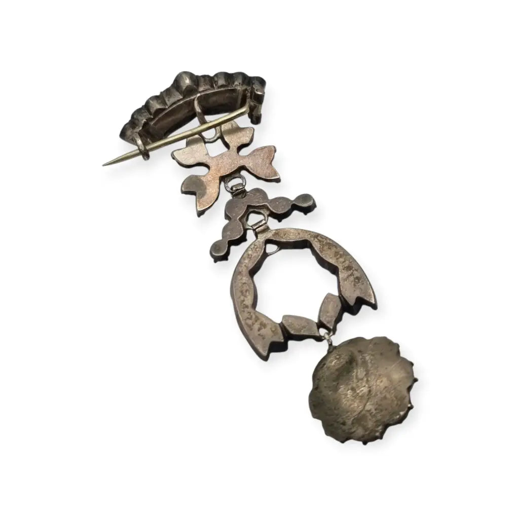 Excepcional broche victoriano de plata y cristal blanco elegante estilo