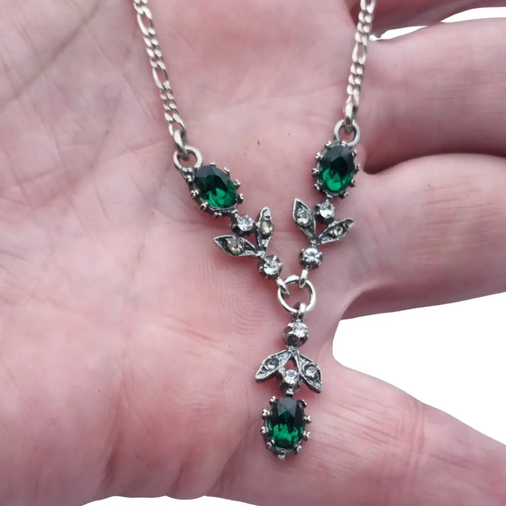 Gargantilla de plata 925 vintage años 60-70 con pedrería verde y blanca estilo