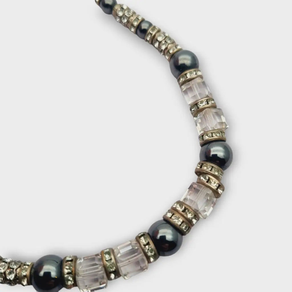 Gargantillas retro con cuentas brillantes grises y blancas para mujer