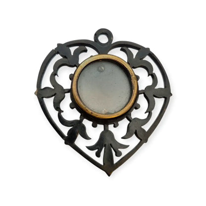 Guardapelo de Corazón Victoriano en Baquelita Negra Calada Colgante Joyería