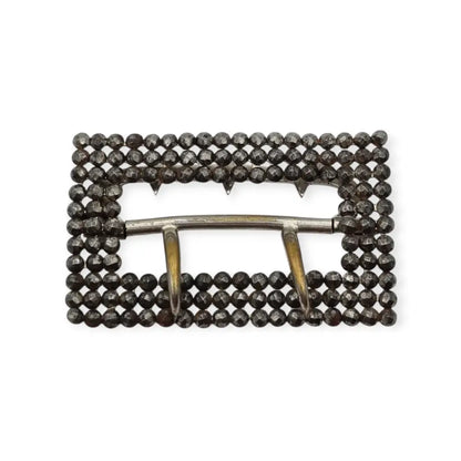 Hebilla victoriana antigua en acero facetado accesorio de moda circa. 1890.