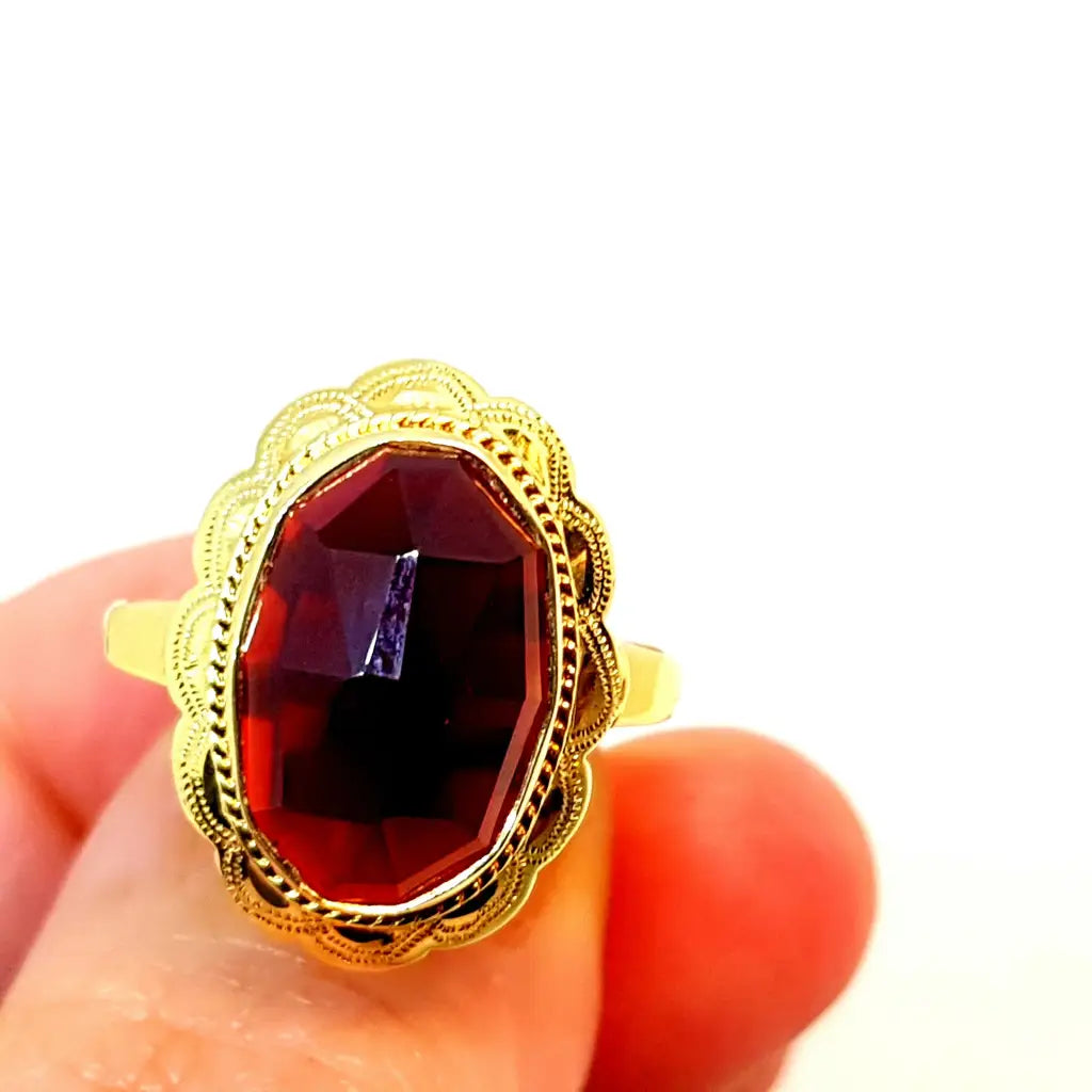 Anillo de granate rojo y oro. oro 14 kt granates. Circa 1950