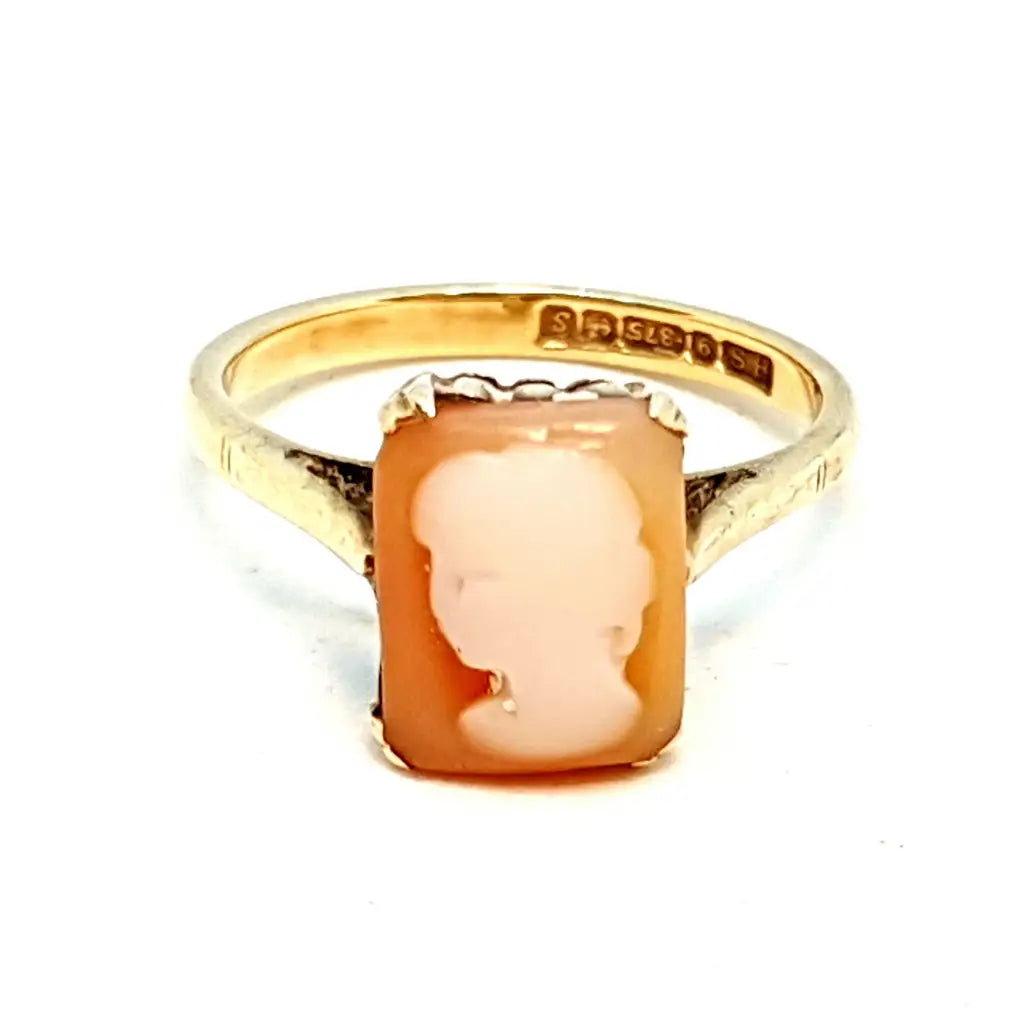 Anillo camafeo victoriano de oro 9 kt. Victoriano. Hacia XIX. Talla 7 EE. UU.