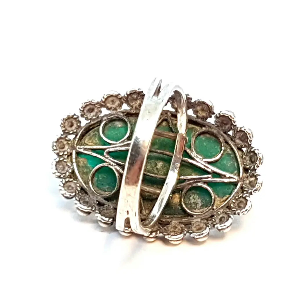 Anillo de plata y crisoprasa verde. Circa 1970. Talla 9 3/4. Bonitos regalos.