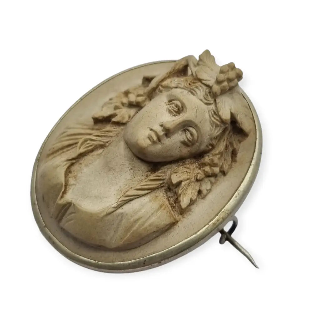 Camafeo mujer de lava volcánica coleccionable antiguo XIX relieve detallado.