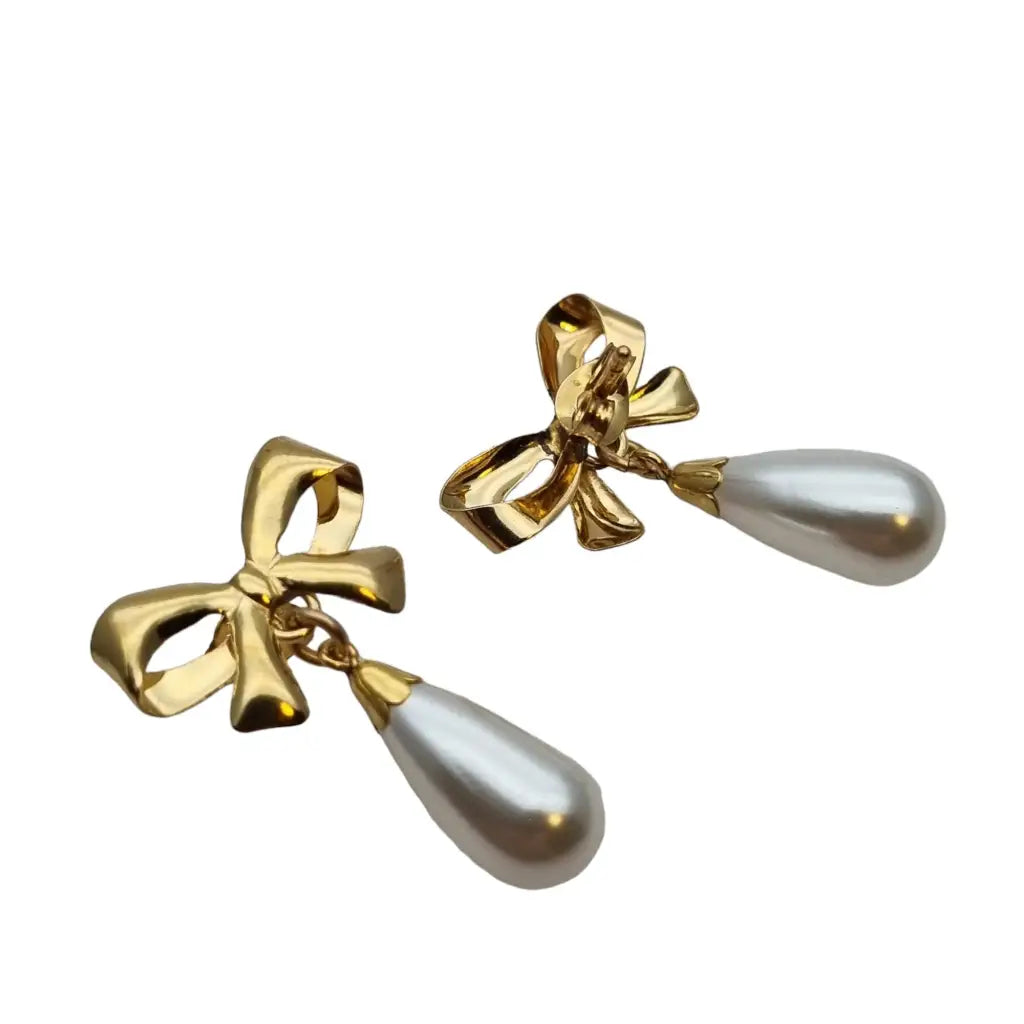 Pendientes lazo de perlas en forma lágrima laminado oro regalos vintage.