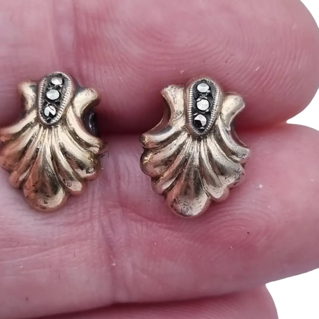 Pendientes de concha art deco plata y oro. Joyería antigua vintage.