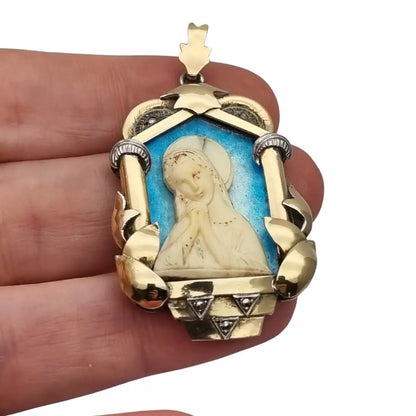 Medalla Art Déco década de 1930 con la Virgen María en plata oro y esmalte