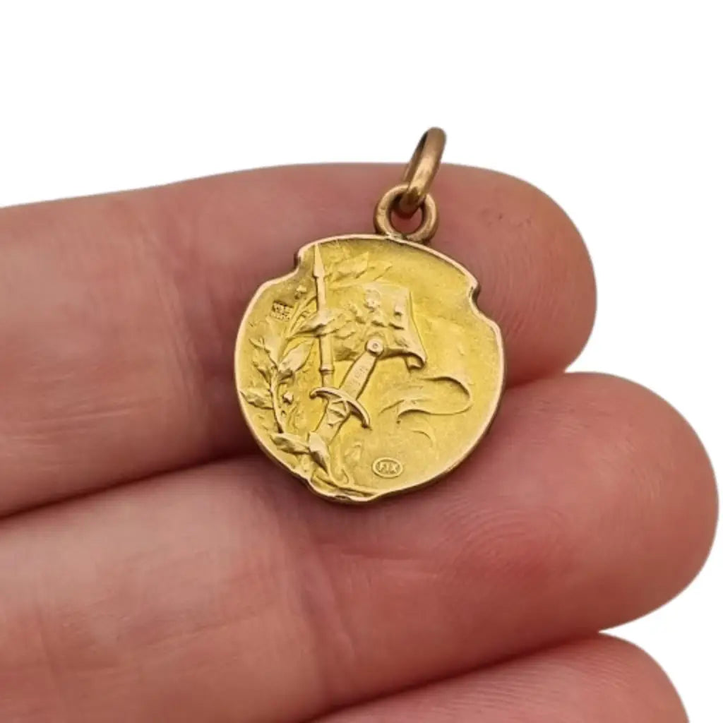 Medalla Art Nouveau Oro FIX de Juana Arco Francia c.1900 firmada Becker.