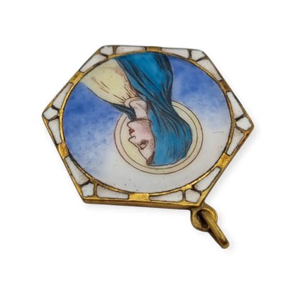 Medalla hexagonal con Virgen pintada en esmalte al fuego marco dorado inspirado