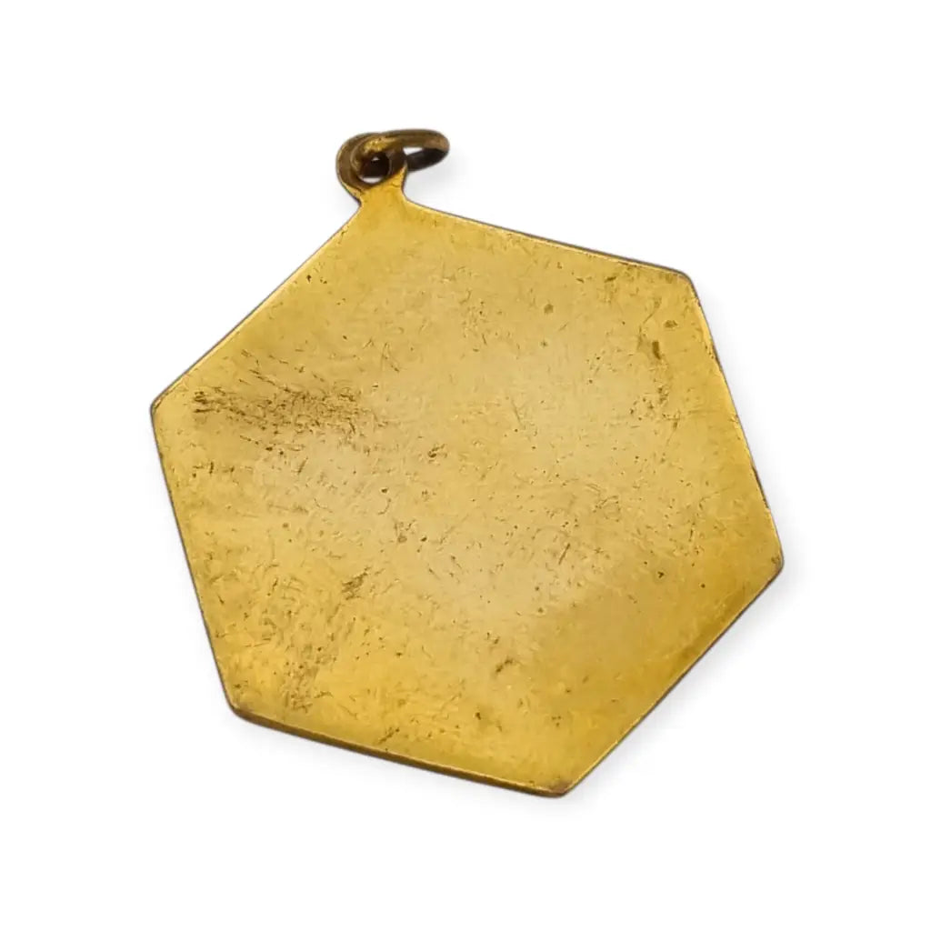 Medalla hexagonal con Virgen pintada en esmalte al fuego marco dorado inspirado