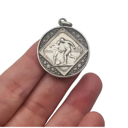 Medalla modernista de fútbol en plata 925 joyería deportiva regalo