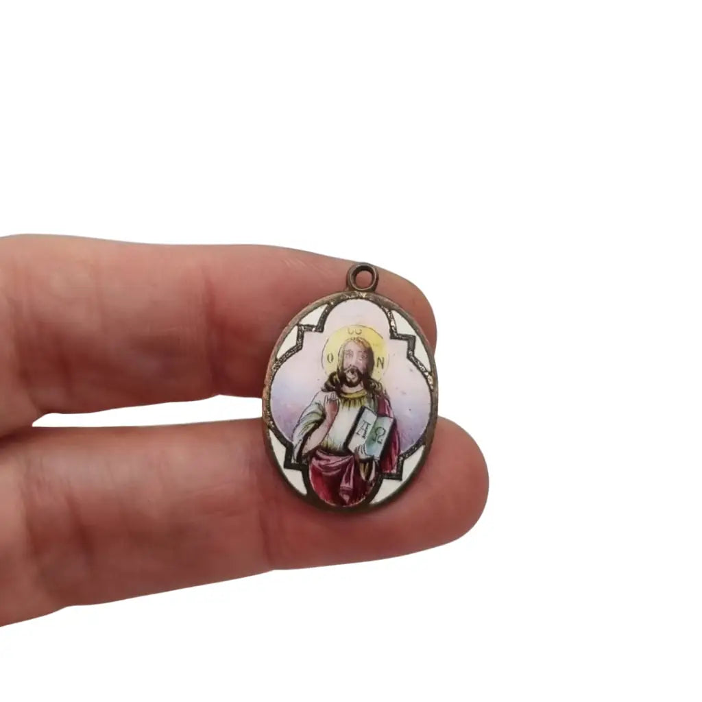 Medalla religiosa antigua Cristo Pantocrátor esmalte policromado circa 1930.