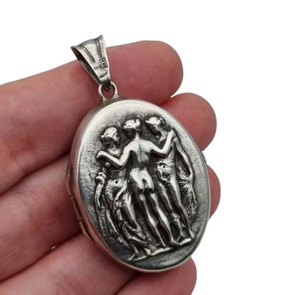 Medallón guardapelo de plata art nouveau portafotos tres ninfas vintage.