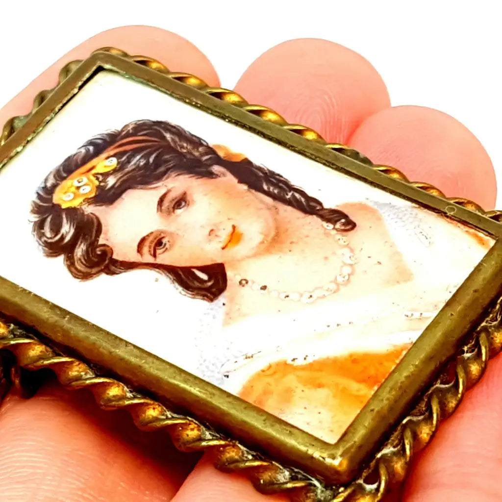 Broche camafeo de porcelana Limoges francesa vintage años 40 adornos dorados
