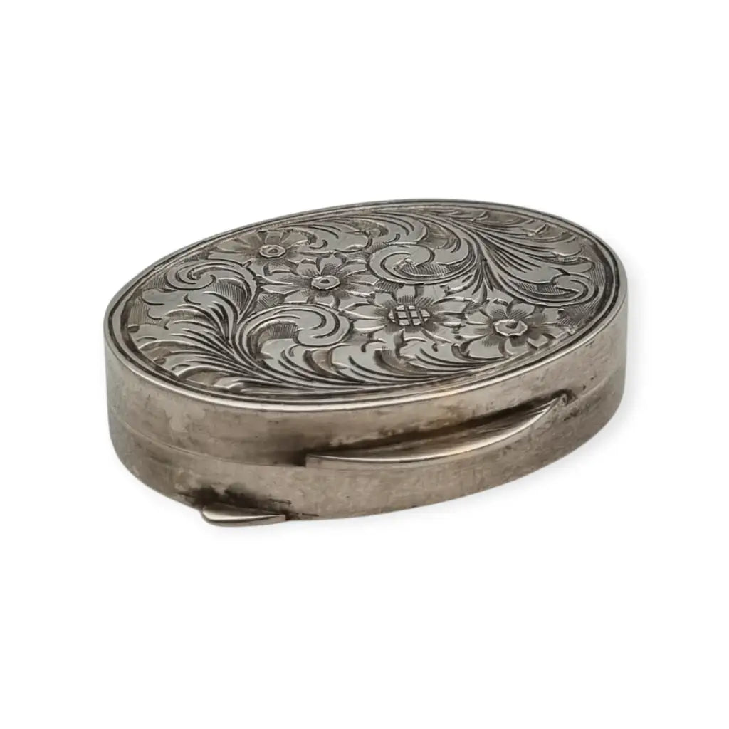 Pastillero antiguo ovalado en plata 800 grabado floral caja de viaje o monedero