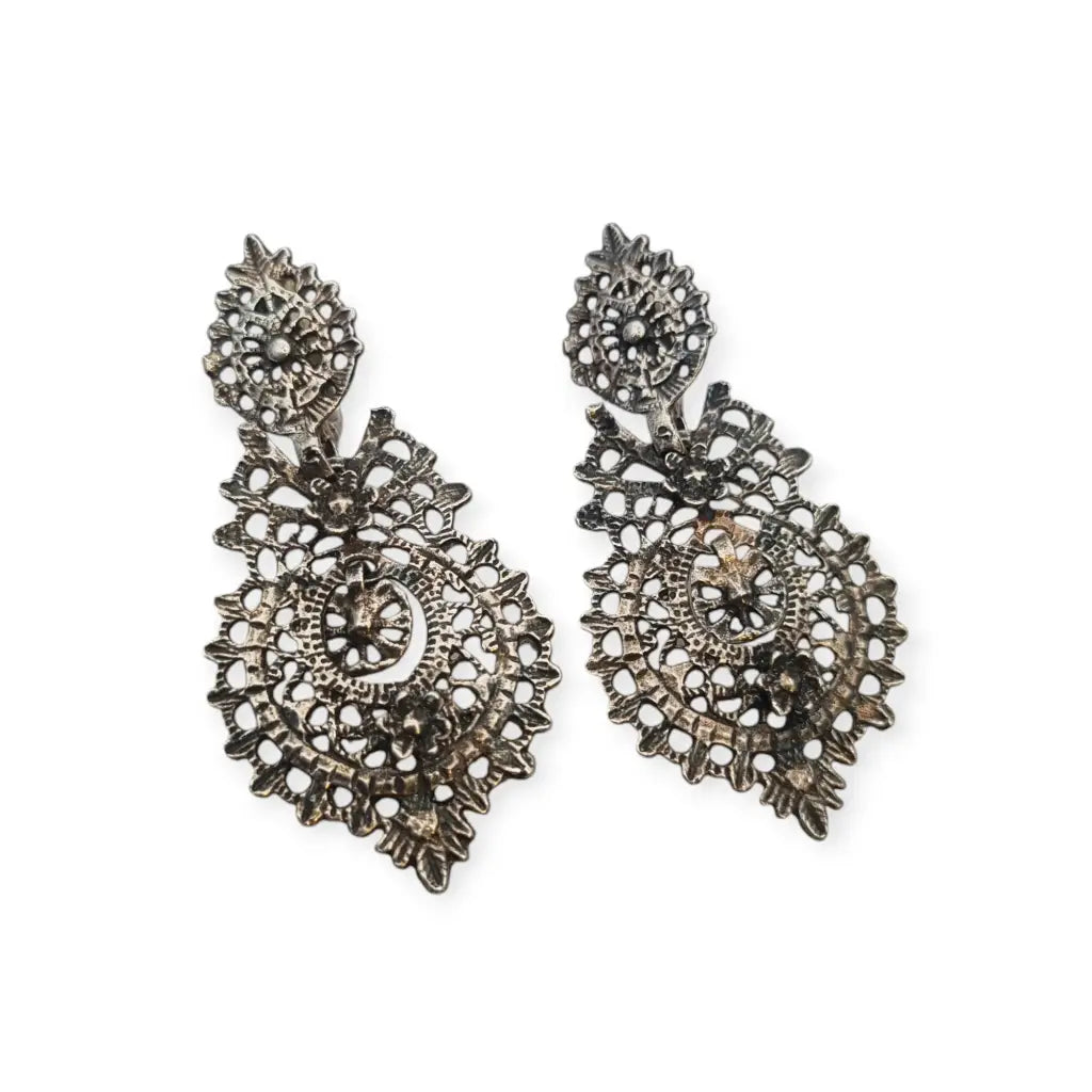 Pendientes antiguos de filigrana en plata con motivos florales estilo