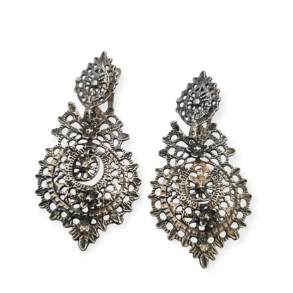 Pendientes antiguos de filigrana en plata con motivos florales estilo