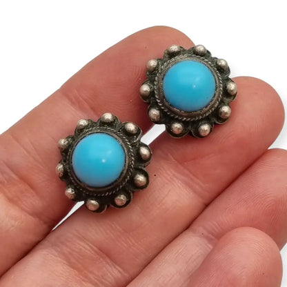 Pendientes vintage boho charro de plata con piedra azul central circa 1970.