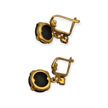 Pendientes antiguos de luto en metal dorado con detalles negro grabados