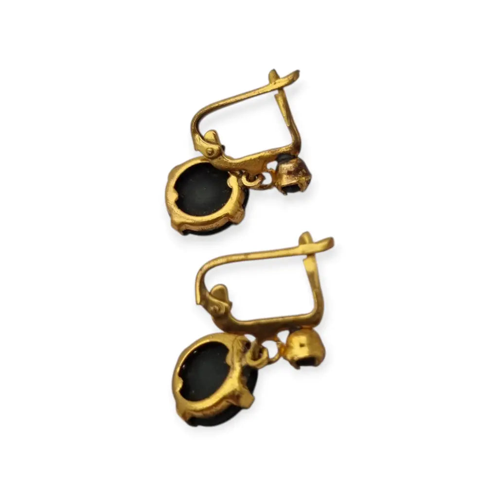 Pendientes antiguos de luto en metal dorado con detalles negro grabados