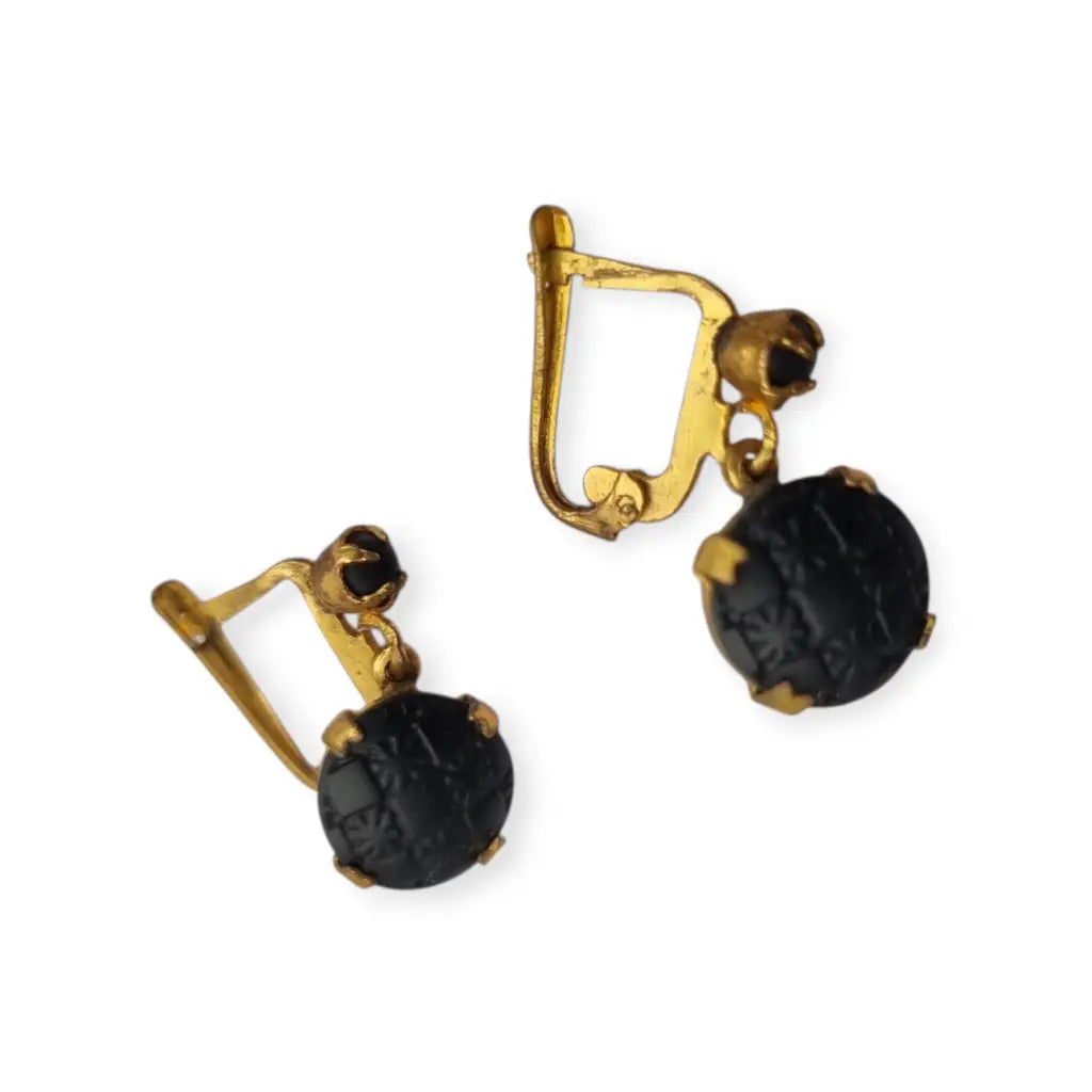 Pendientes antiguos de luto en metal dorado con detalles negro grabados