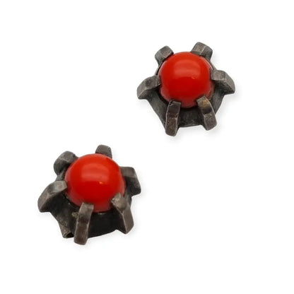 Pendientes botón años 70 plata y bolas rojas para mujer regalos estilo boho.