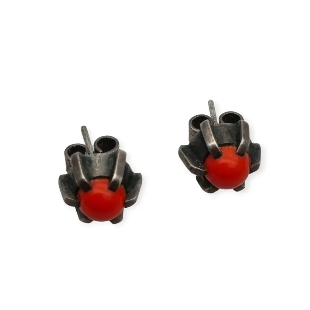 Pendientes botón años 70 plata y bolas rojas para mujer regalos estilo boho.