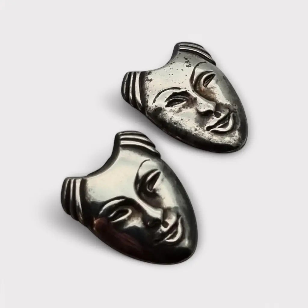 Pendientes de plata con caras estilo máscara diseño artístico vintage hechos